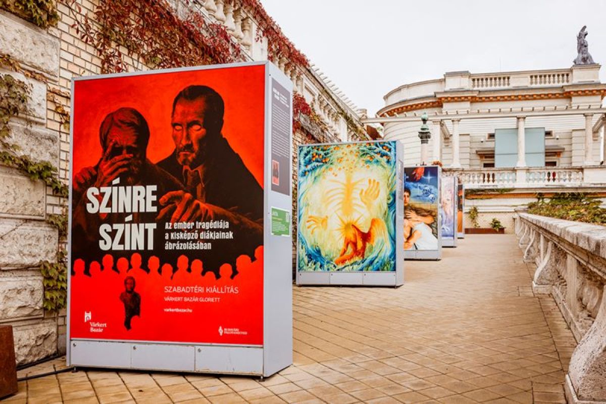 Szinre-szint-szabadteri-kiallitas-02-Forras-Varkapitanysag